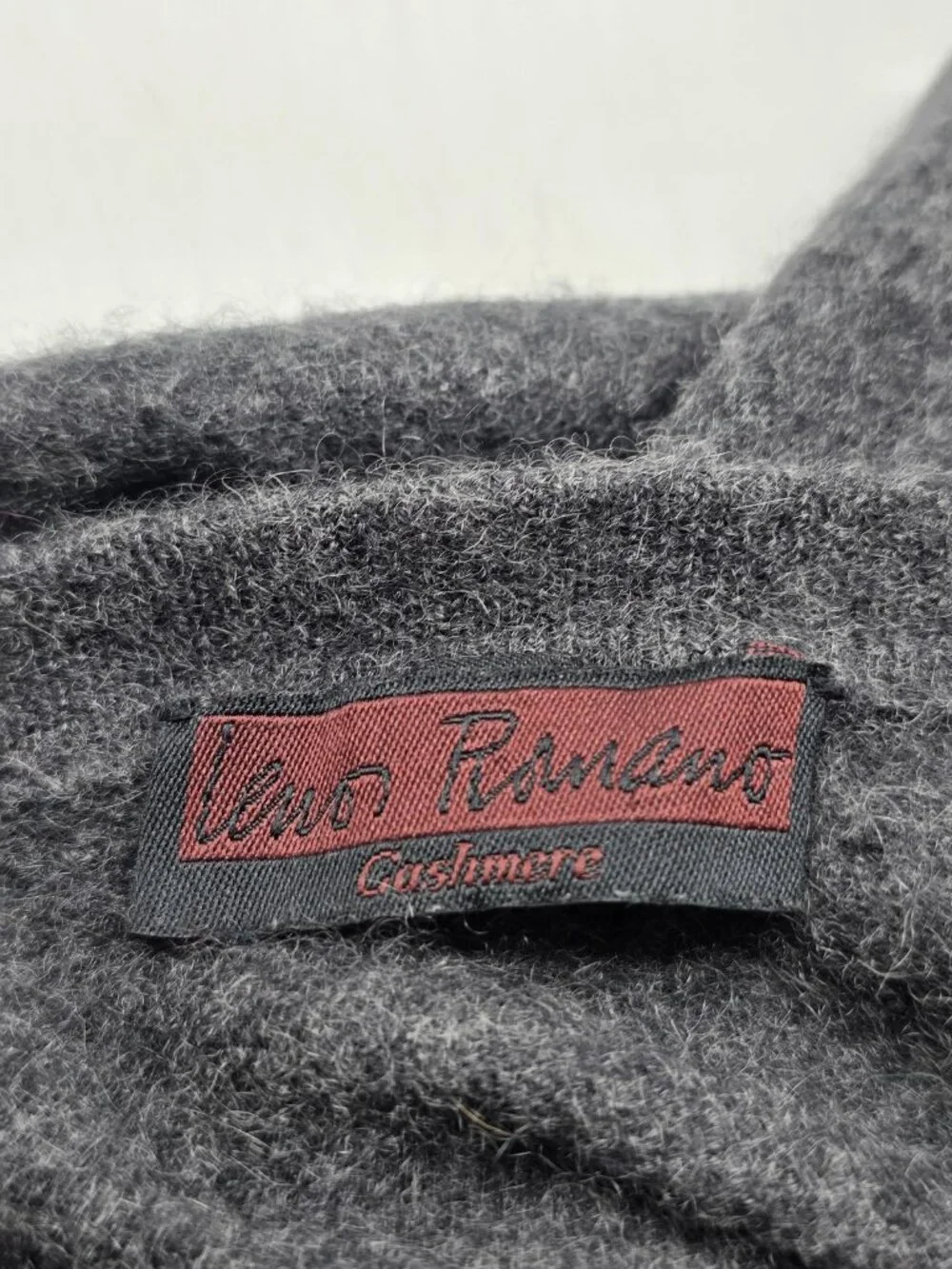 Vero Romano Sweater Mens Large Gray 100% Cashmere Pullover Henley Damage Flaw